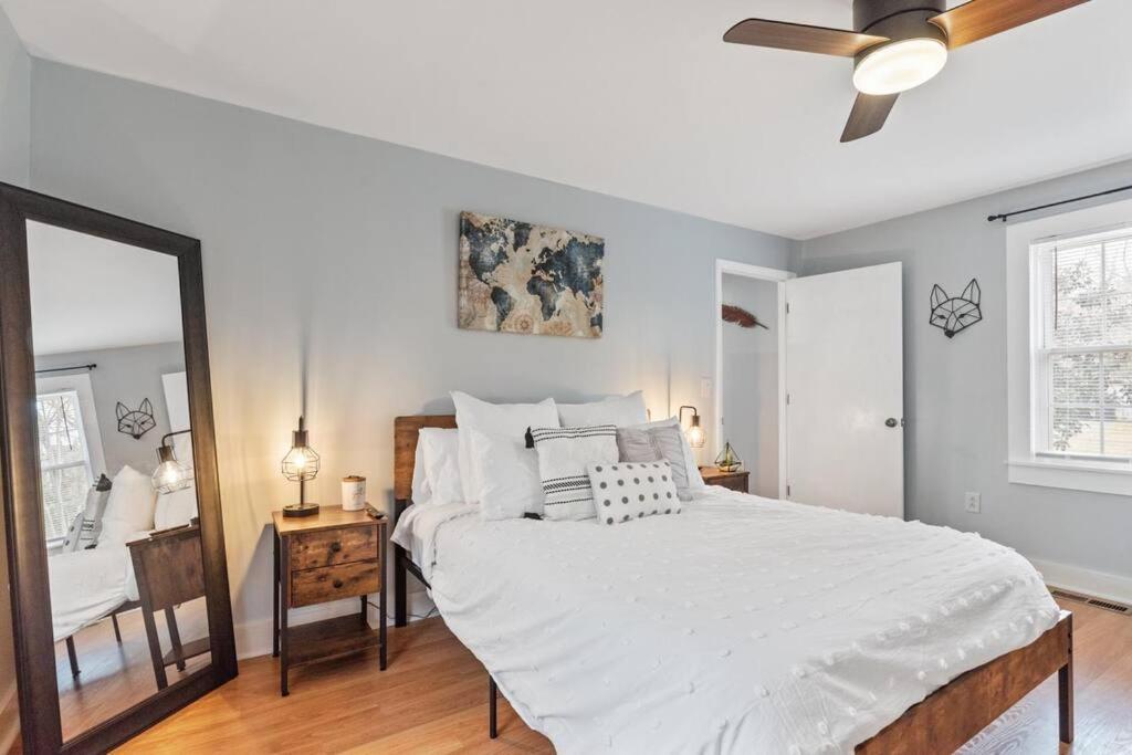 Boho Bungalow - Steps From Historic Downtown Apex Exteriér fotografie